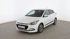 Blanco Usado 2017 Hyundai i20 Utilitario | 12.299 € (Precio justo)