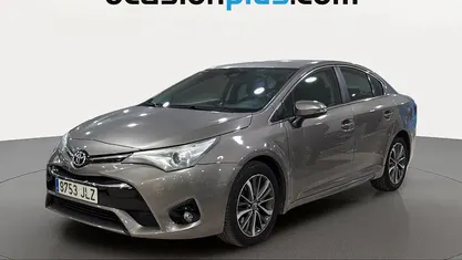 Usado Toyota Avensis Advance 143 CV (105 kW) 2016 Marrón Berlina