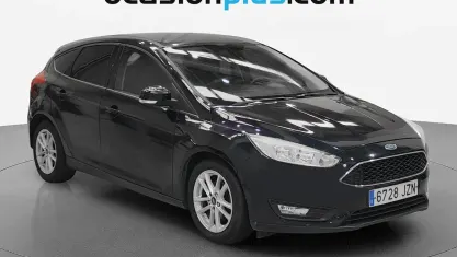 Usado Ford Focus Trend+ 120 CV (88 kW) 2017 Negro Utilitario