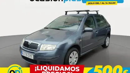 Usado Skoda Fabia 64 CV (47 kW) 2006 Gris Utilitario