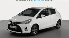 Blanco Usado 2015 Toyota Yaris Active Utilitario | 8990 € (Buen precio)