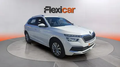Usado Skoda Kamiq Ambition 110 CV (80 kW) 2021 Blanco SUV