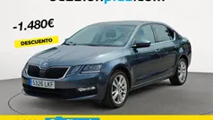 Gris / plata Usado 2020 Skoda Octavia Ambition Berlina | 16.290 € (Precio justo)