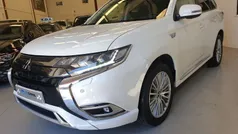 Blanco Usado 2019 Mitsubishi Outlander P-HEV SUV | 17.999 € (Precio justo)