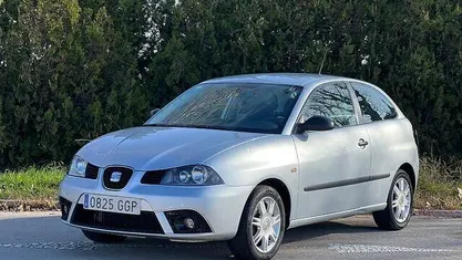 Gris Usado 2008 Seat Ibiza Utilitario | 5900 € (Precio justo)