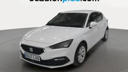 Używany Seat Leon Style 115 KM (84 kW) 2022 Biały Hatchback