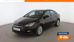 Usado 2015 Opel Astra Selective Berlina | 10.199 € (Precio justo)