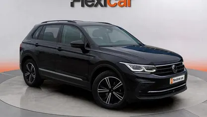 Negro Usado 2021 VW Tiguan Life SUV | 21.490 € (Super precio)