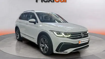 Usado VW Tiguan R-line 245 CV (180 kW) 2021 Blanco SUV