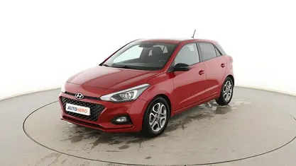 Usado Hyundai i20 101 CV (74 kW) 2020 Rojo Utilitario