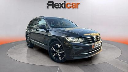 Begagnad VW Tiguan Life 150 HK (110 kW) 2021 Svart SUV