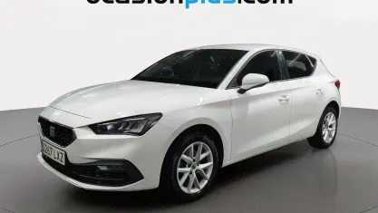 Usado Seat Leon Style 110 CV (80 kW) 2022 Blanco Utilitario