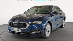 Azul Usado 2023 Skoda Octavia Selection Berlina | 23.173 € (Precio justo)