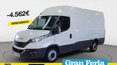 Usado 2023 Iveco Daily Berlina | 28.410 € (Buen precio)