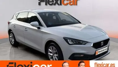 Usado Seat Leon Style 116 CV (85 kW) 2025 Blanco Berlina