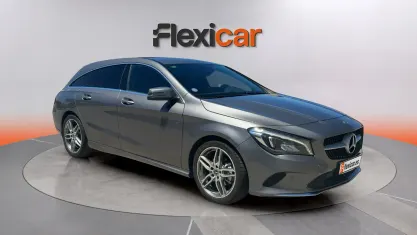 Usado Mercedes CLA180 Shooting Brake 136 CV (100 kW) 2019 Gris Familiar