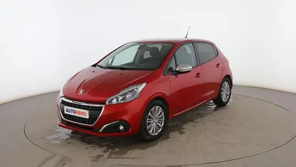 Usado 2019 Peugeot 208 Signature Sky Utilitario | 9299 € (Precio justo)