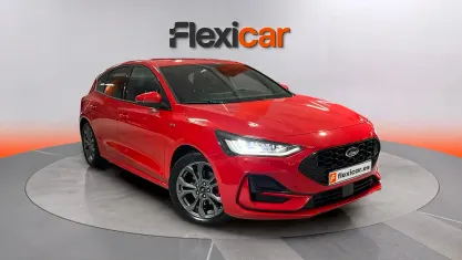 Usado Ford Focus ST-Line 125 CV (91 kW) 2025 Rojo Berlina