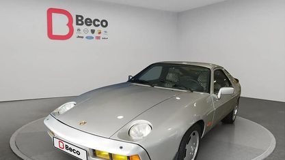 Begagnad Porsche 928 300 HK (220 kW) 1983 Grå Sportkupé