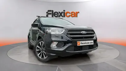 Usado Ford Kuga ST-Line 150 CV (110 kW) 2018 Negro SUV