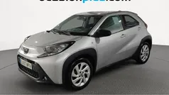 Usado 2024 Toyota Aygo Play Utilitario | 14.228 € (Precio justo)