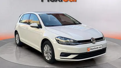 Blanco Usado 2018 VW Golf Berlina | 15.490 € (Precio justo)