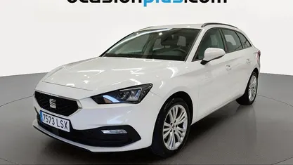 Usado Seat Leon Style 130 CV (95 kW) 2021 Monovolumen