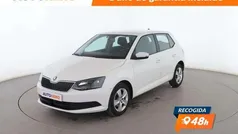 Blanco Usado 2018 Skoda Fabia Ambition Utilitario | 9899 € (Precio justo)