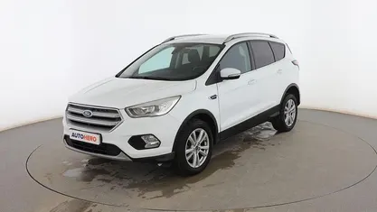 Usado Ford Kuga Business Edition 120 CV (88 kW) 2017 Blanco SUV