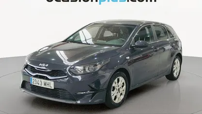 Usado Kia Ceed 120 CV (88 kW) 2023 Gris Utilitario