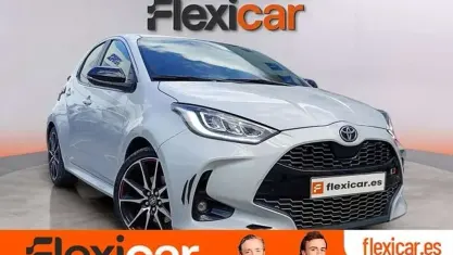 Käytetty Toyota Yaris Hybrid Sport 116 HP (85 kW) 2023 Valkoinen Viistoperä