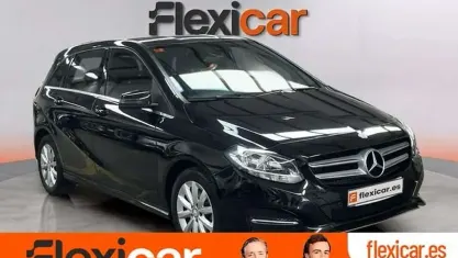 Usado Mercedes B180 122 CV (89 kW) 2017 Negro Monovolumen