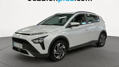 Usado Hyundai Bayon 84 CV (61 kW) 2022 Gris plata SUV