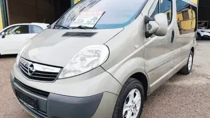 Usado Opel Vivaro 114 CV (83 kW) 2011 Beige Monovolumen