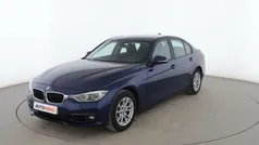 Azul Usado 2018 BMW 318 Advantage Berlina | 18.799 €