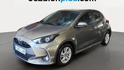 Usado Toyota Yaris Active 116 CV (85 kW) 2022 Gris Utilitario
