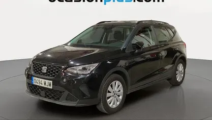 Käytetty Seat Arona Style 110 HP (80 kW) 2023 Musta Katumaasturi