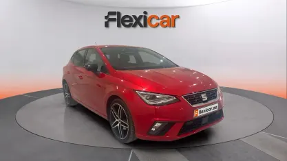 Usado Seat Ibiza FR 110 CV (80 kW) 2021 Rojo Utilitario
