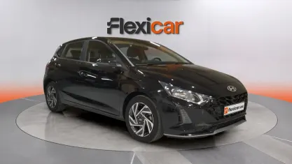 Usado Hyundai i20 101 CV (74 kW) 2024 Negro Utilitario