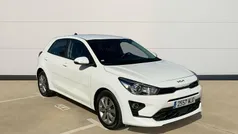 Blanco Usado 2023 Kia Rio | 16.900 € (Precio justo)