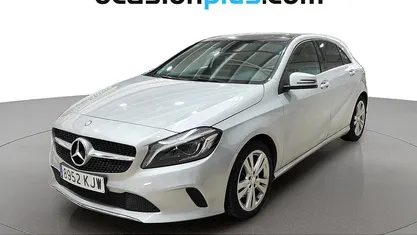 Usado Mercedes A200 136 CV (100 kW) 2018 Gris plata Utilitario