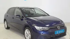 Azul Usado 2022 VW Golf VIII Life Berlina | 21.500 € (Precio justo)