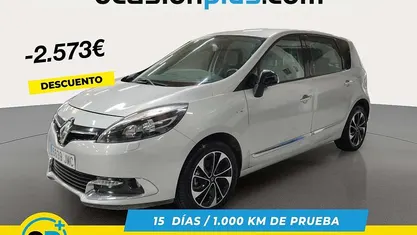 Usado Renault Scénic III Bose Edition 132 CV (97 kW) 2016 Gris plata Monovolumen