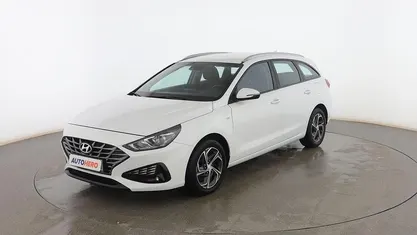 Usado Hyundai i30 136 CV (100 kW) 2021 Blanco Familiar