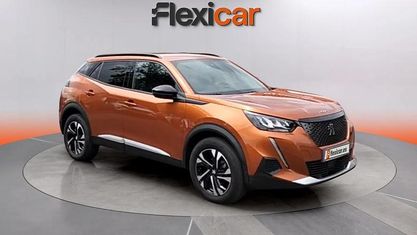 Używany Peugeot 2008 Allure 101 KM (74 kW) 2023 Pomarańczowy SUV