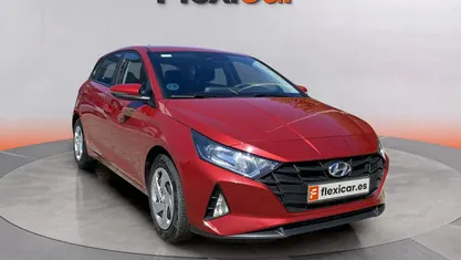 Usado Hyundai i20 84 CV (61 kW) 2022 Rojo Berlina