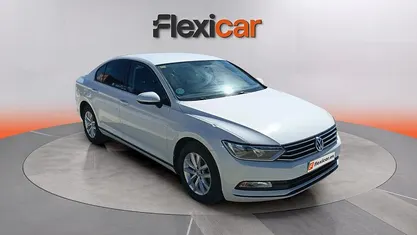 Usado VW Passat Advance 150 CV (110 kW) 2018 Blanco Berlina