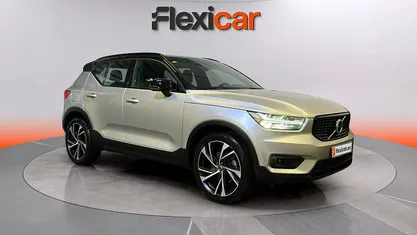 Käytetty Volvo XC40 R-Design 190 HP (139 kW) 2018 Harmaa Katumaasturi