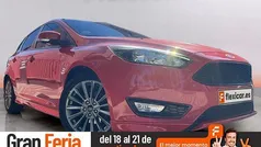Rojo Usado 2018 Ford Focus ST-Line Berlina | 11.990 € (Precio justo)