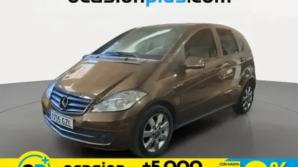 Usado Mercedes A180 109 CV (80 kW) 2010 Marrón Utilitario
